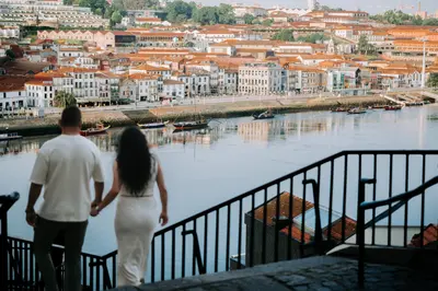 Engagement photoshoot in Porto by Pedro Moreira