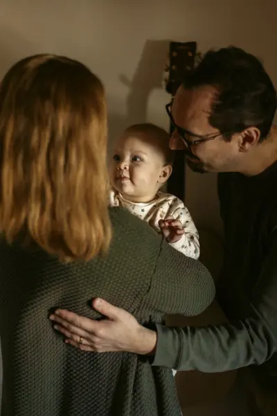 Family photoshoot in Porto by Giovana Sioli