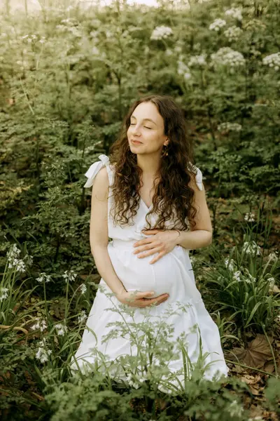 Maternity photoshoot in Porto by Giovana Sioli