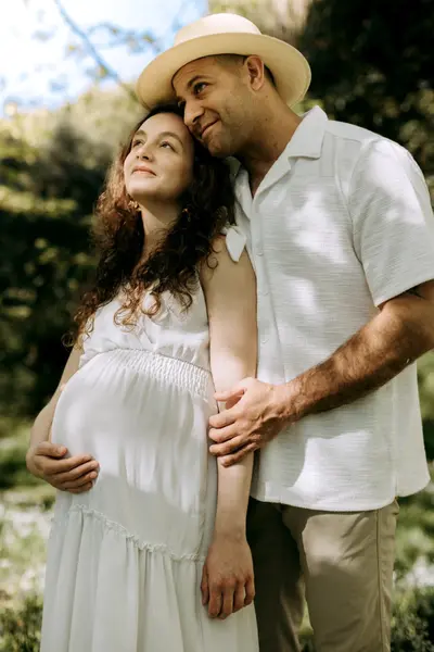 Maternity photoshoot in Porto by Giovana Sioli