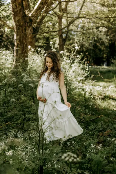Maternity photoshoot in Porto by Giovana Sioli