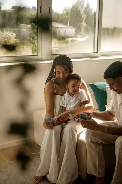 Family photoshoot in Porto by Giovana Sioli