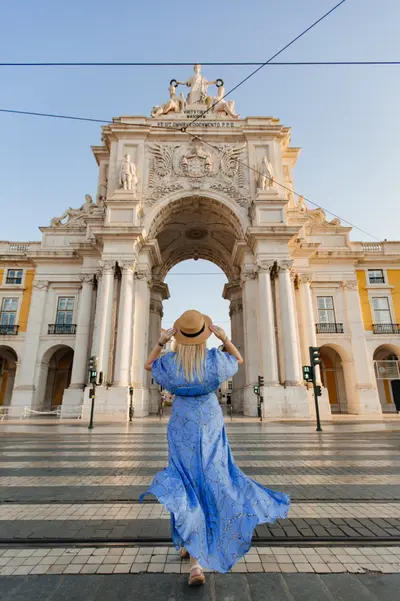Solo Portrait photoshoot in Lisbon by Vika Emerson