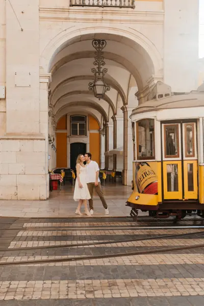 Honeymoon photoshoot in Lisbon by Vika Emerson