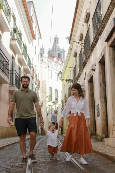 Family photoshoot in Lisbon by Tatiana Ostrower