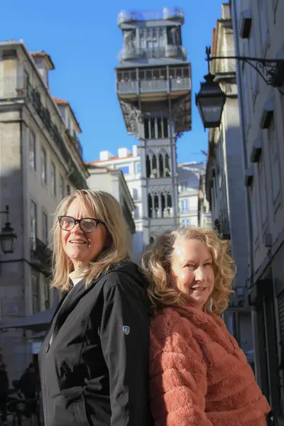 Couples photoshoot in Lisbon by Tatiana Ostrower