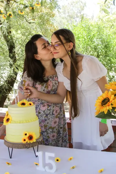 Birthday photoshoot in Lisbon by Tatiana Ostrower