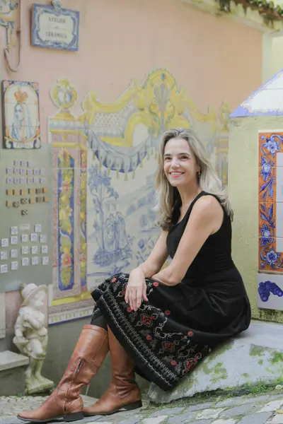 Solo Portrait photoshoot in Sintra by Tatiana Ostrower