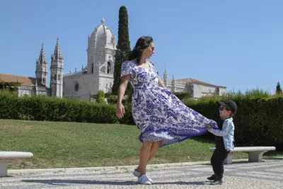 Family photoshoot in Lisbon by Tatiana Ostrower