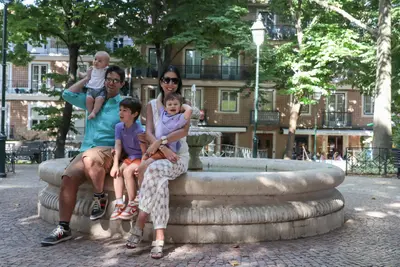 Family photoshoot in Lisbon by Tatiana Ostrower