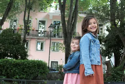 Family photoshoot in Lisbon by Tatiana Ostrower