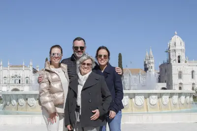 Family photoshoot in Lisbon by Tatiana Ostrower