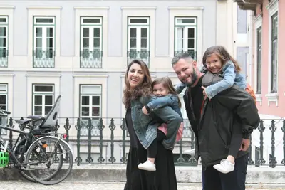 Family photoshoot in Lisbon by Tatiana Ostrower
