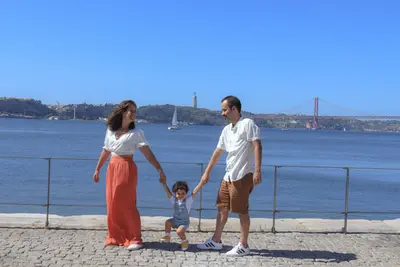 Family photoshoot in Lisbon by Tatiana Ostrower