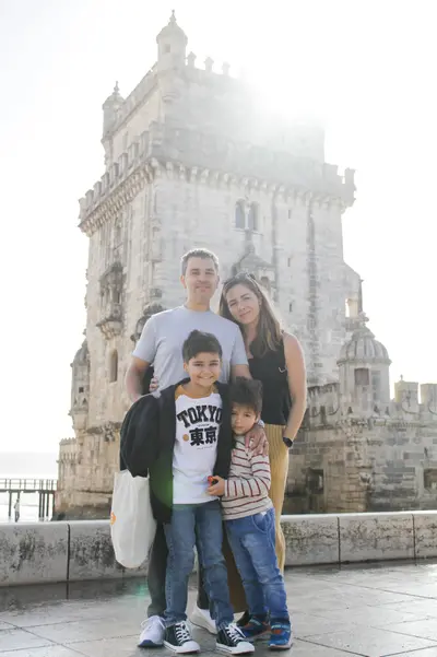 Family photoshoot in Lisbon by Tatiana Ostrower