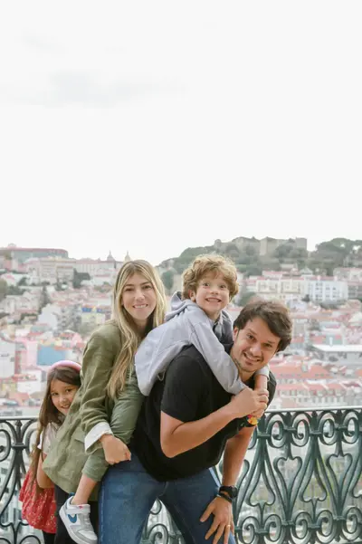 Family photoshoot in Lisbon by Tatiana Ostrower