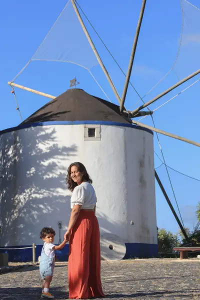 Family photoshoot in Lisbon by Tatiana Ostrower