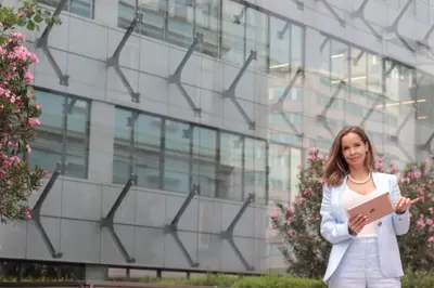 Solo Portrait photoshoot in Lisbon by Tatiana Ostrower