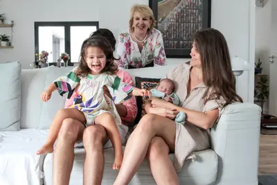 Family photoshoot in Lisbon by Tatiana Ostrower