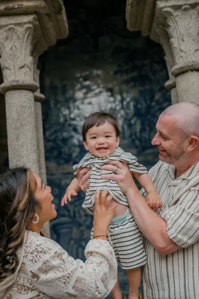 Family photoshoot in Porto by Kristina Brazhnikova