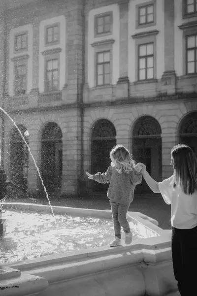 Family photoshoot in Porto by Kristina Brazhnikova