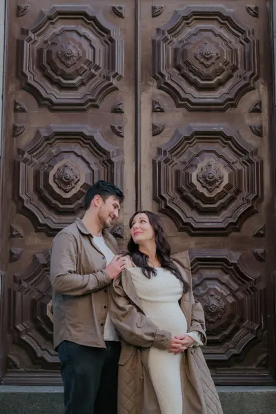 Maternity photoshoot in Porto by Kristina Brazhnikova