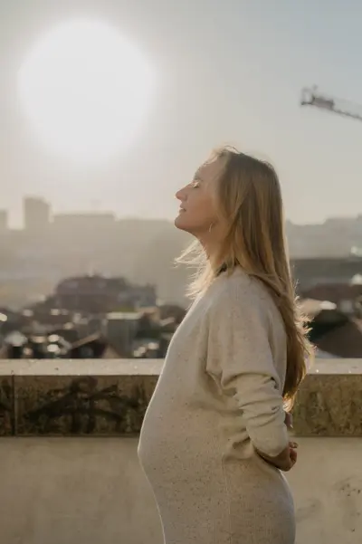 Maternity photoshoot in Porto by Kristina Brazhnikova