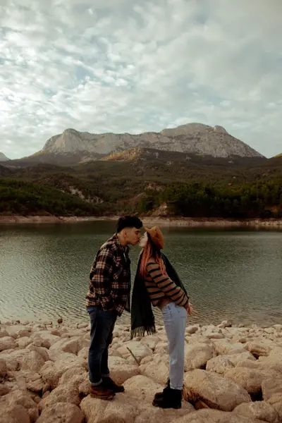 Couples photoshoot in Lisbon by Nadiya Kharytonenko