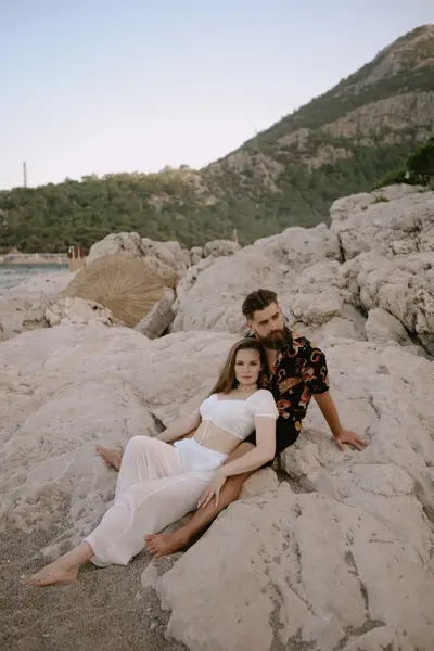 Couples photoshoot in Lisbon by Nadiya Kharytonenko