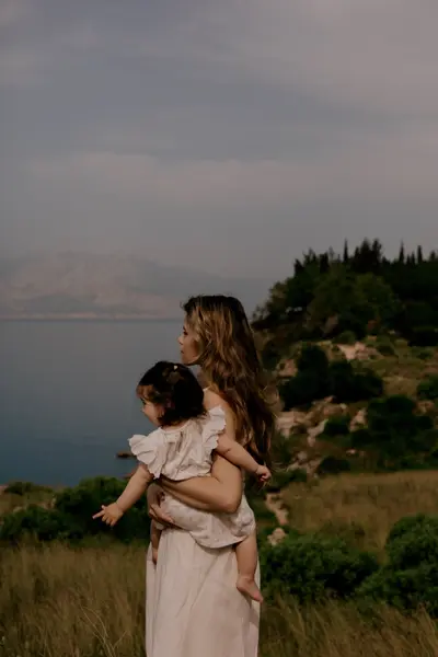 Family photoshoot in Sintra by Nadiya Kharytonenko