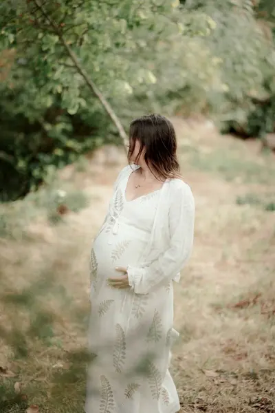 Maternity photoshoot in Sintra by Sofia Correia