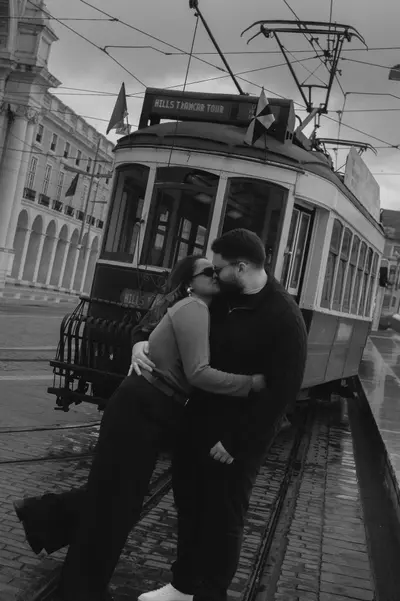 Couples photoshoot in Lisbon by Marilia Pierro