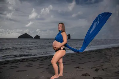 Maternity photoshoot in Azores by Jose Santos