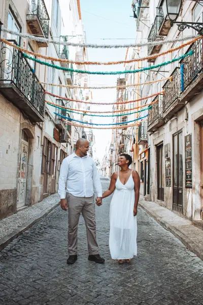 Engagement photoshoot in Lisbon by Monica Rodrigues