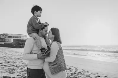 Maternity photoshoot in Cascais by Monica Rodrigues