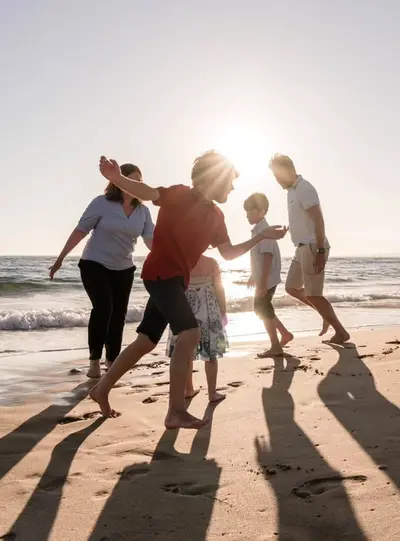 Family photoshoot in Costa da Caparica by Sophie Bellmann