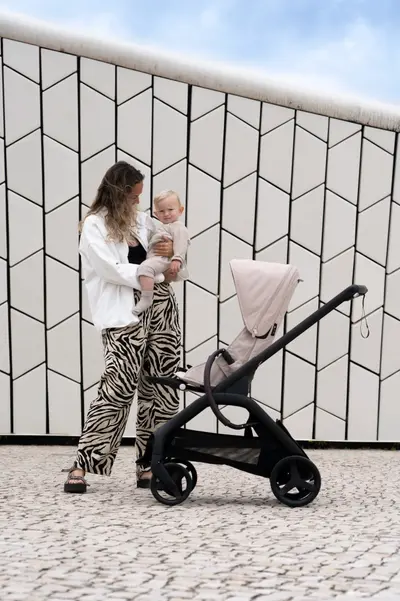 Family photoshoot in Lisbon by Sophie Bellmann