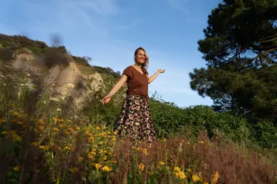 Solo Portrait photoshoot in Costa da Caparica by Sophie Bellmann
