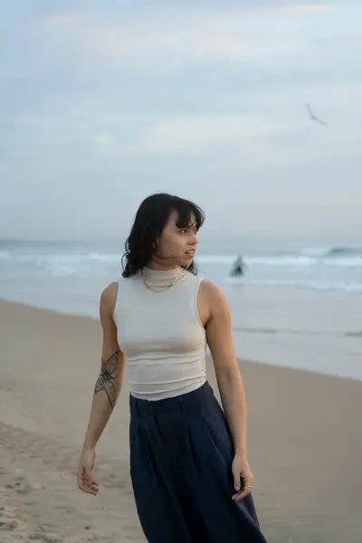 Solo Portrait photoshoot in Costa da Caparica by Sophie Bellmann