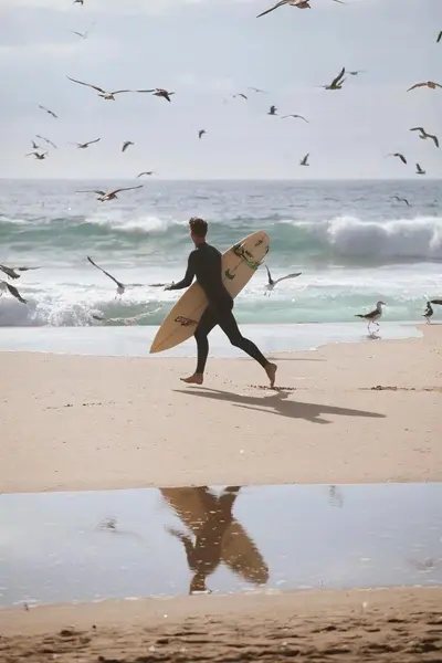 Solo Portrait photoshoot in Costa da Caparica by Sophie Bellmann