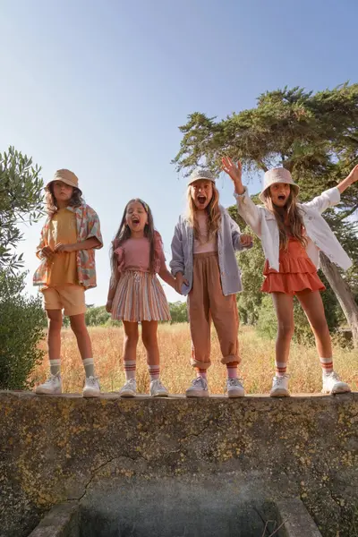 Family photoshoot in Cascais by Sophie Bellmann