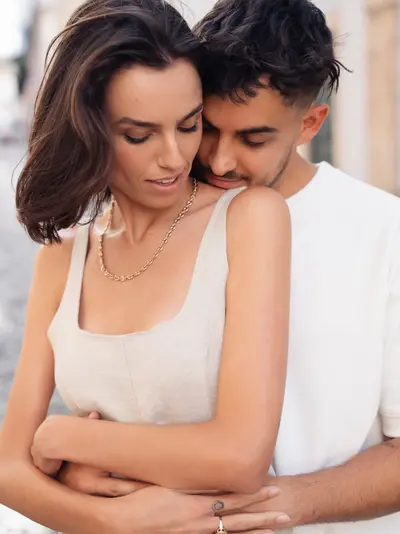 Couples photoshoot in Lisbon by Alexandru Achitei