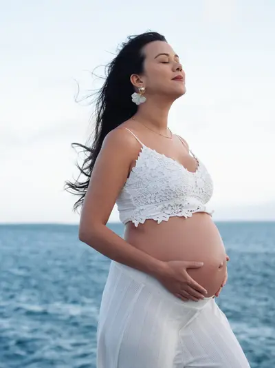 Maternity photoshoot in Cascais by Alexandru Achitei