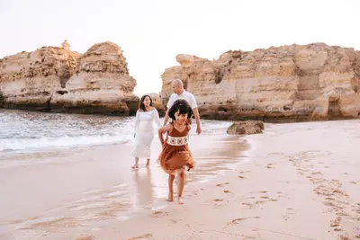 Family photoshoot in Albufeira by Isa Mestre