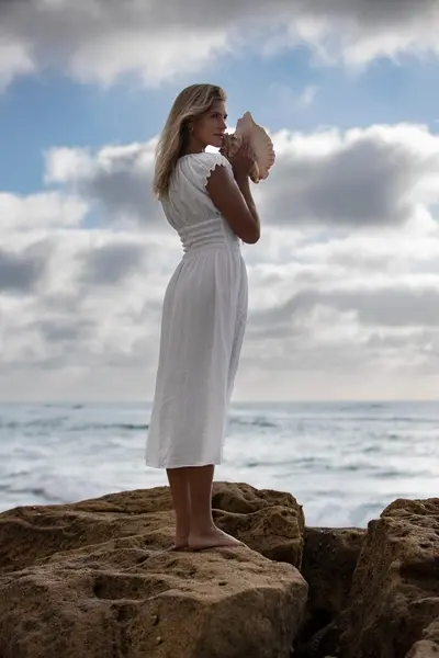 Solo Portrait photoshoot by J Grilo