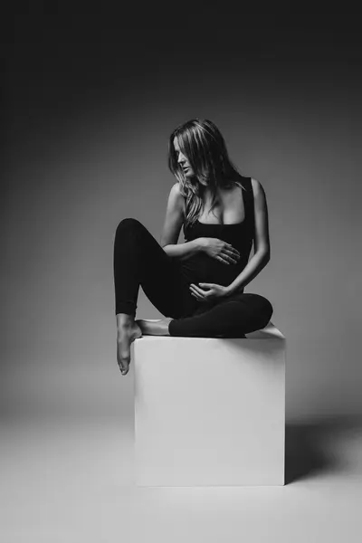 Maternity photoshoot by J Grilo