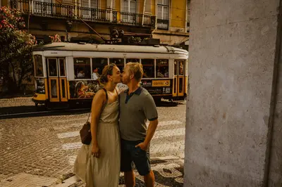 Couples photoshoot in Lisbon by Patrícia Nunes