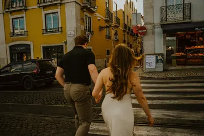 Engagement photoshoot in Lisbon by Patrícia Nunes