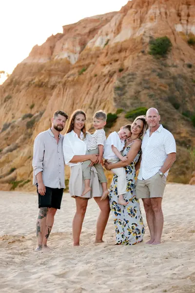 Family photoshoot in Algarve by Jonathan Rens