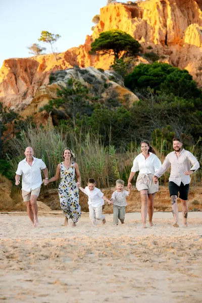 Family photoshoot in Algarve by Jonathan Rens